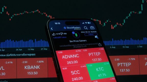 Smartphone trading app with stock and crypto quotes